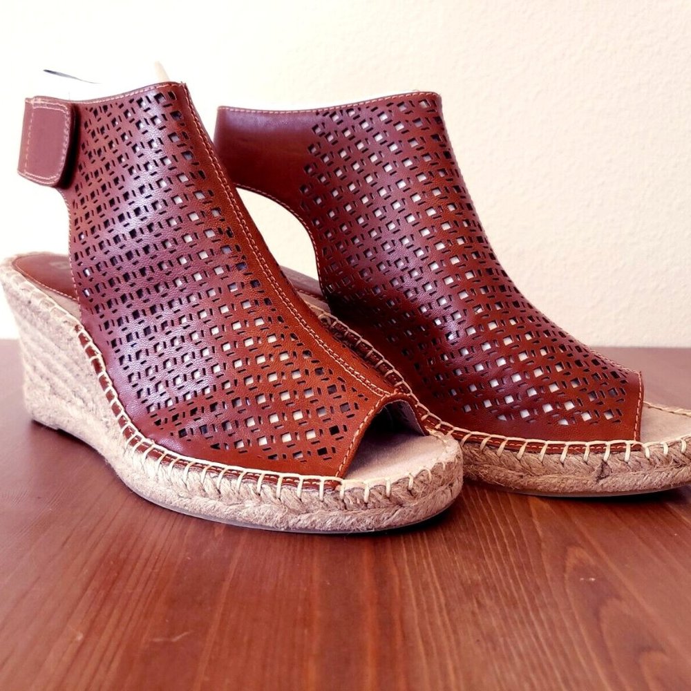 White Mountain Ludlow Peep Toe Wedge Sandals